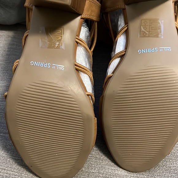 Brand new dark tan sandals. Never worn. Brand new. - Picture 4 of 4
